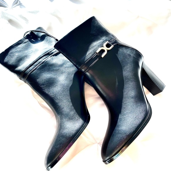 Express Black Leather Buckle Heeled Ankle Boots, size 10. New with Tags! - Picture 3 of 8